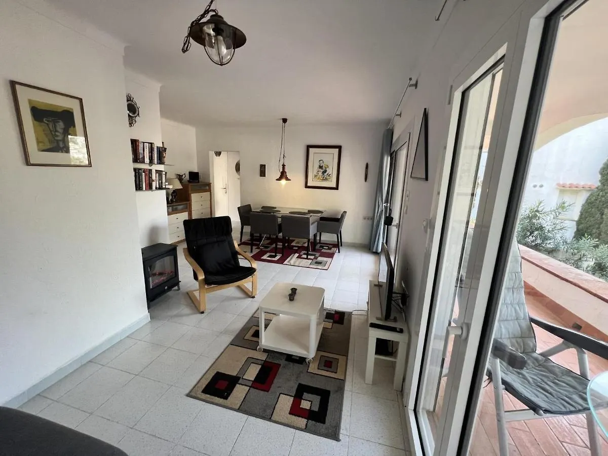 Hagen Apartman Roses
